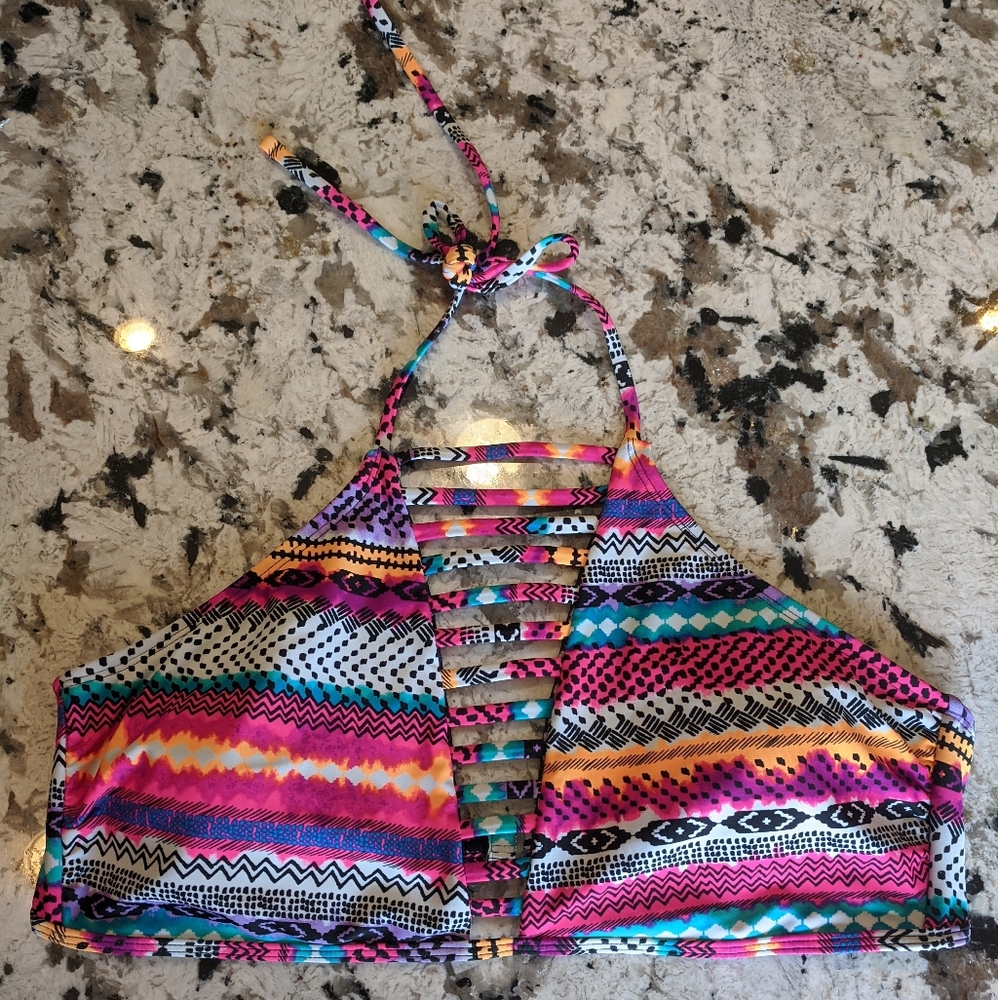 NWOT No Boundaries Bikini Top